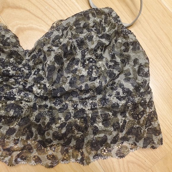 Victoria's Secret Lace Bralette Like New Size Small - Picture 4 of 6